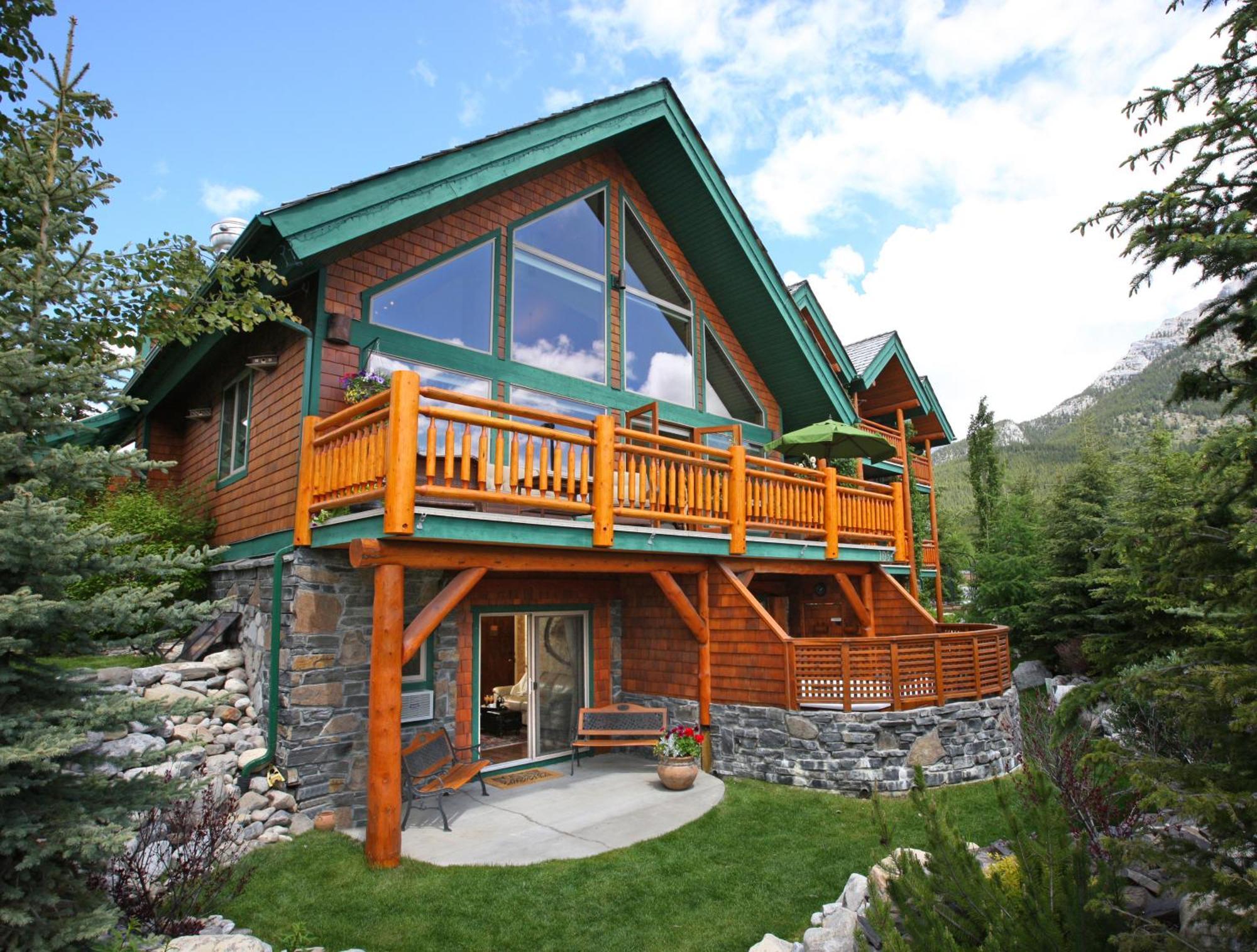 A Bear And Bison Country Inn Canmore Exteriör bild